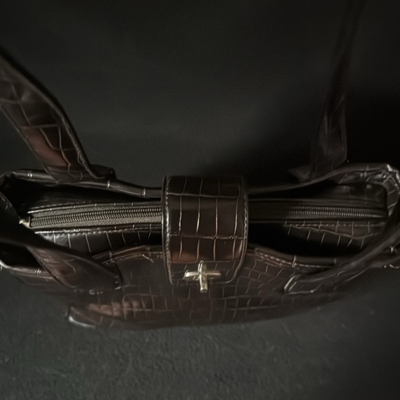 Dark brown crocodile embossed vinyl bag - Picture 4 of 8
